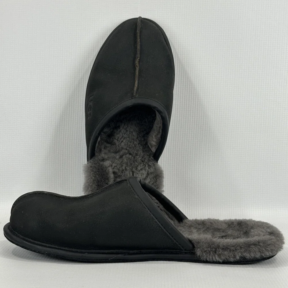 UGG Slippers Mens Size 11 Black Leather Mule Shearling Lined Slip On House